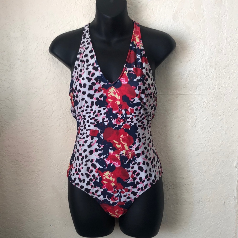 One piece swimsuit size medium forever 21